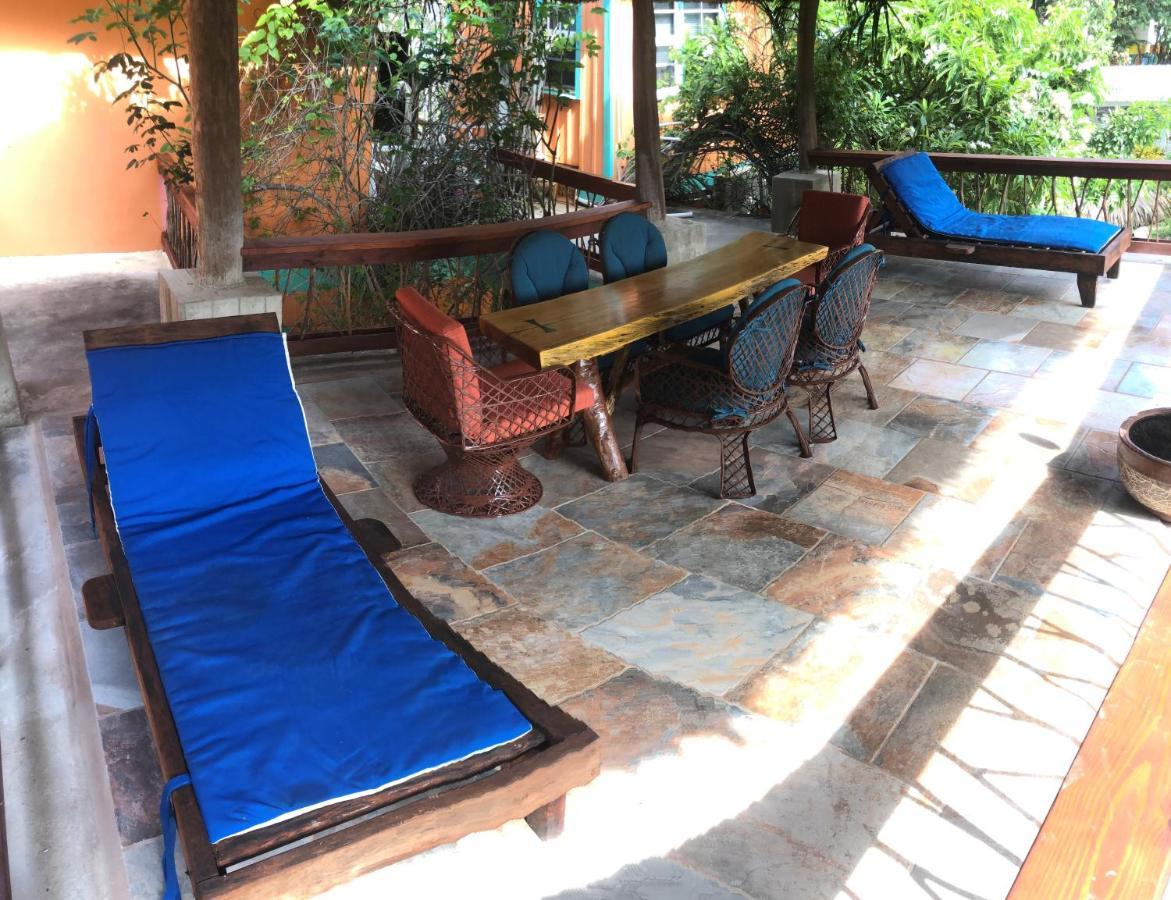 Coral Cove Inn Maya Beach Exterior foto